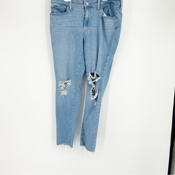 Levi's Denim - Levi's 711 Skinny Ankle Distressed‎ Light Blue Women's Jeans Size 32